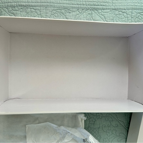 COPY - Common Projects box with tissue paper and bag - Picture 5 of 5